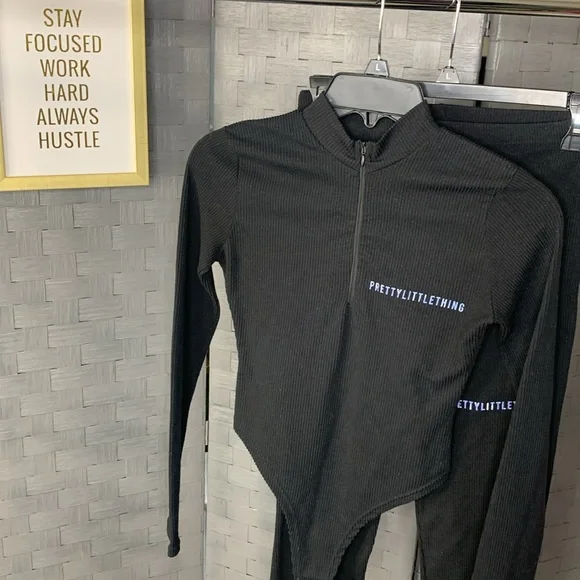 PrettyLittle Thing Co-Ord Set - Picture 3 of 4